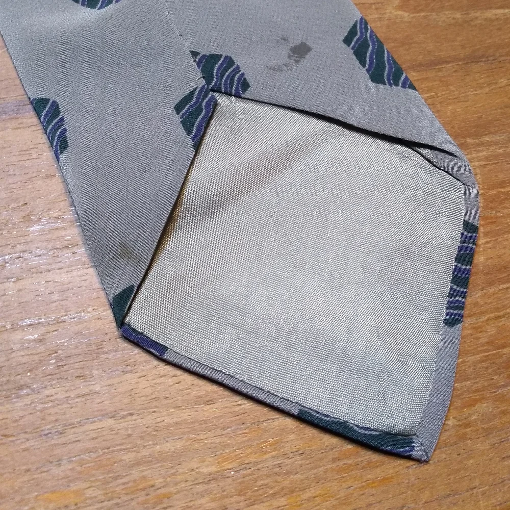 Giorgio Armani Tie, 100% Silk, Grey with Blue Hexagon Pattern, Made in I… - Picture 11 of 14